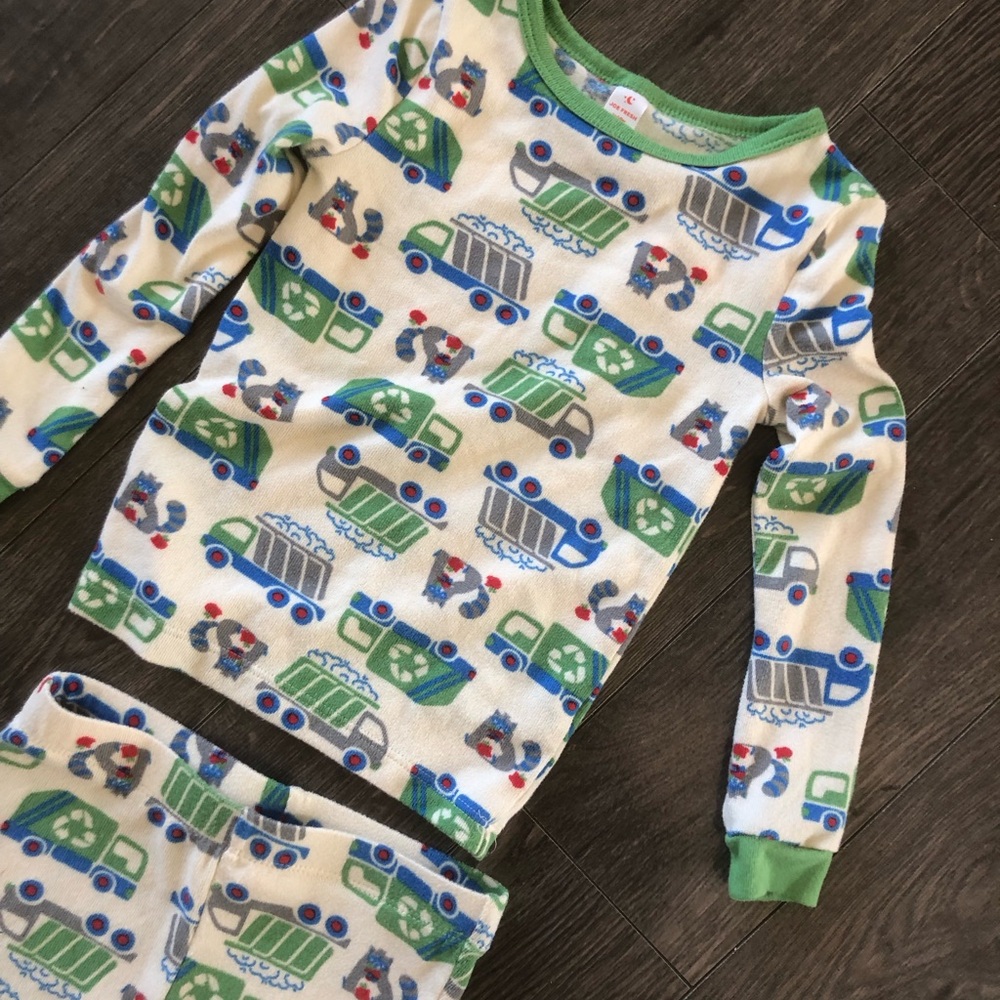 Joe Fresh Pajama Set with Green and Blue Truck Print | Size‎ 4 - Picture 2 of 3